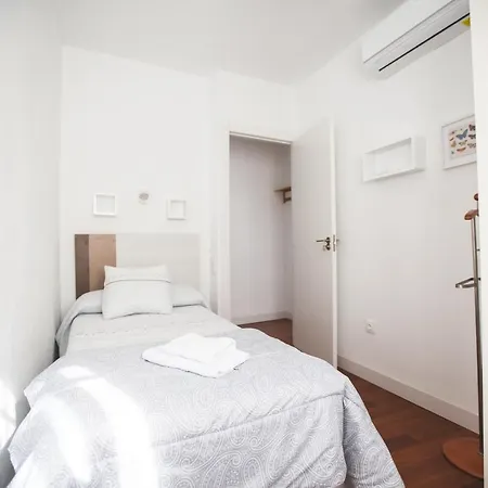 Paseo De La Ribera Apartment
